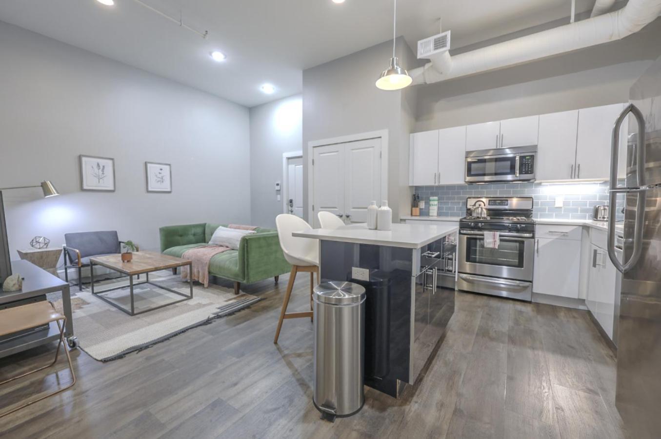 Common Loft With Washer Dryer *